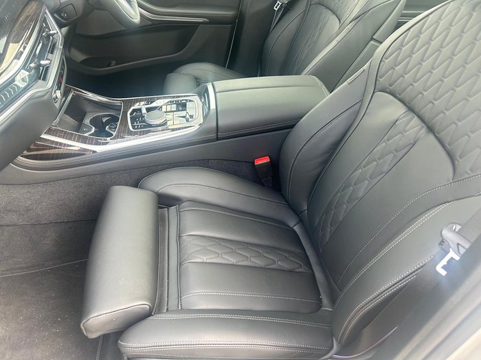 2026 BMW X7