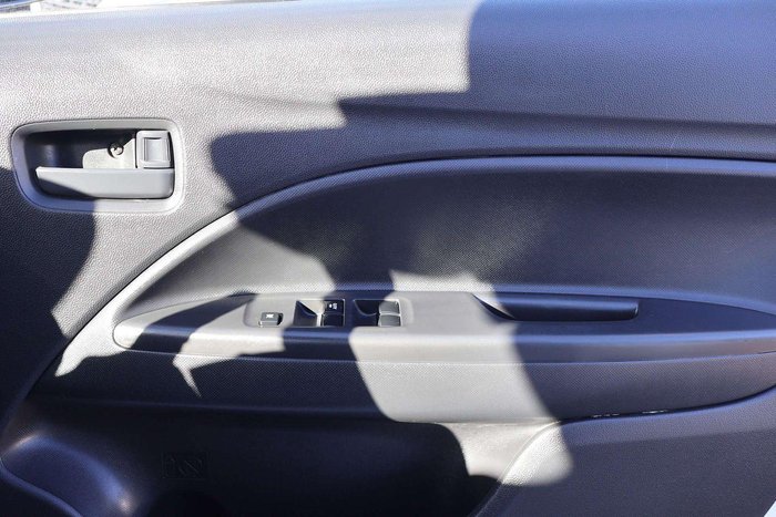 2021 Mitsubishi Mirage ES