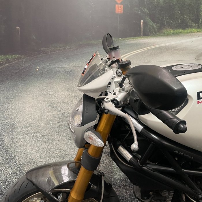 2009 DUCATI MONSTER 1100 S White