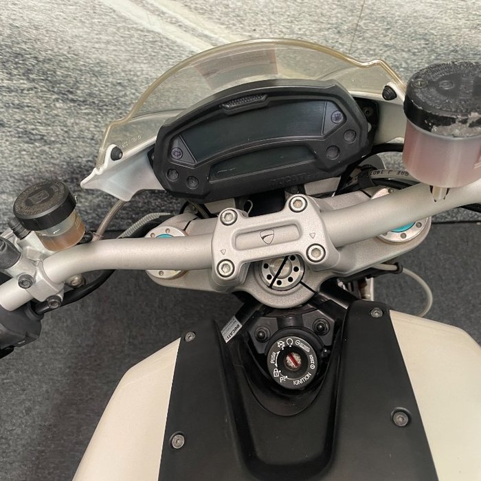 2009 DUCATI MONSTER 1100 S White
