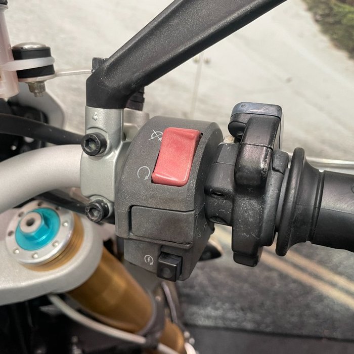 2009 DUCATI MONSTER 1100 S White