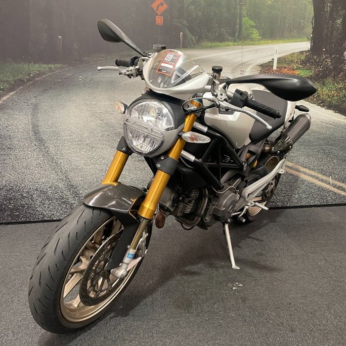 2009 DUCATI MONSTER 1100 S White