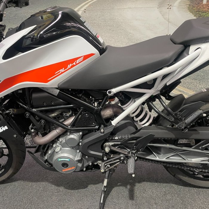 2022 Ktm 390 DUKE White