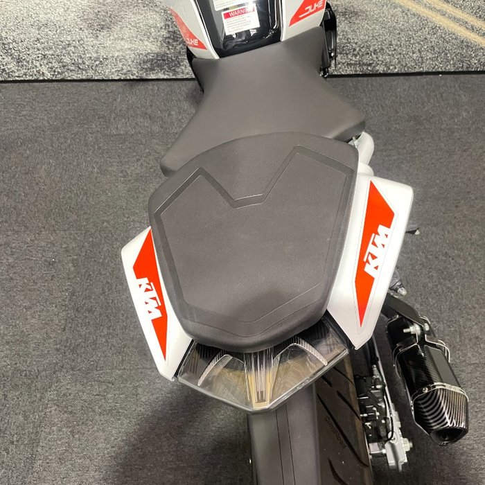 2022 Ktm 390 DUKE White