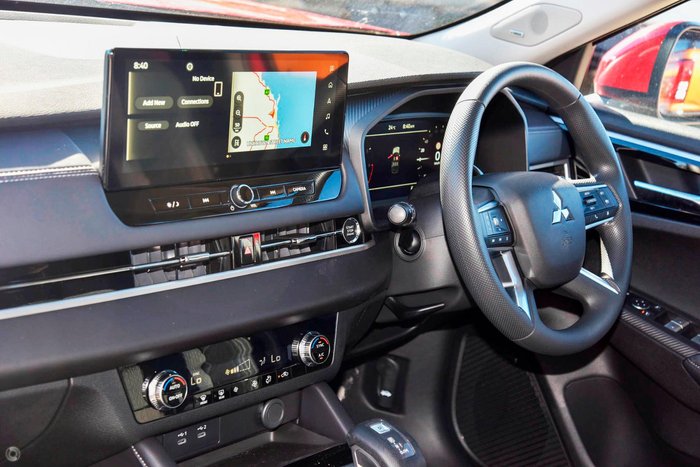 2026 Mitsubishi Outlander ES