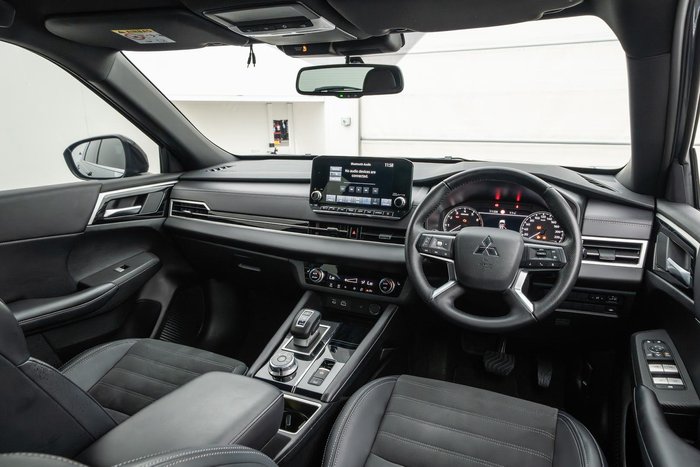 2024 Mitsubishi Outlander Black Edition