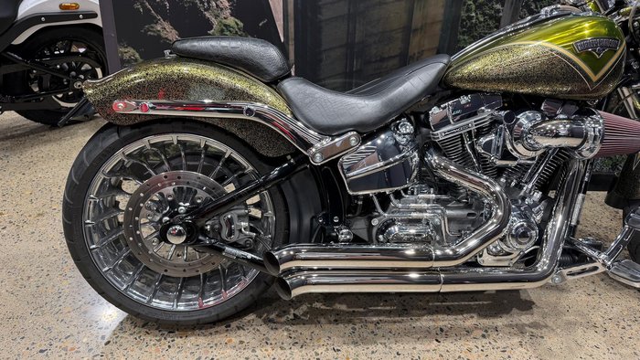 2013 Harley-Davidson CVO Breakout (FXSBSE) CVO Gold