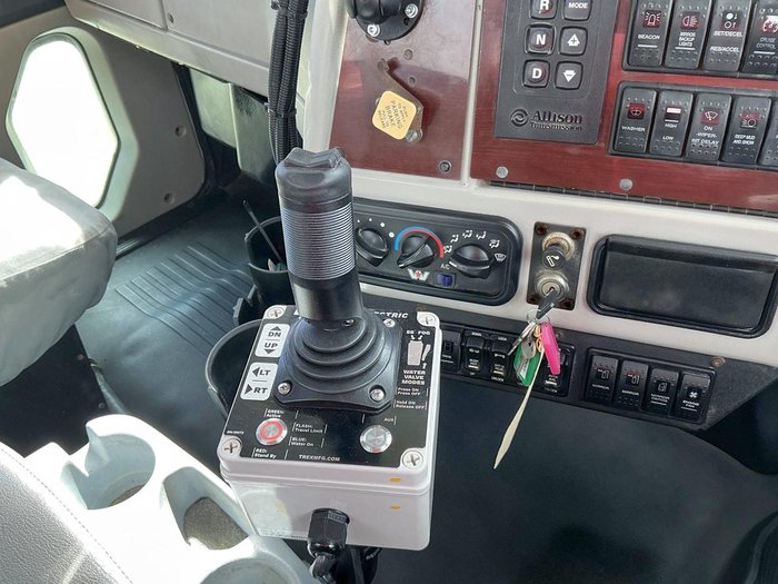 2014 Western Star 4700 Series 4784SB White