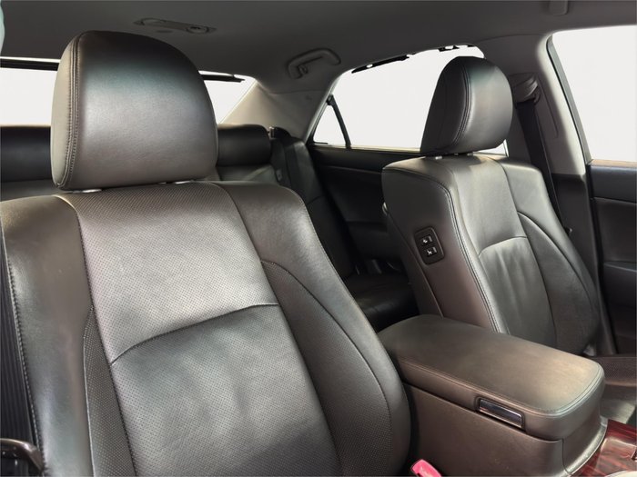 2011 Toyota Crown