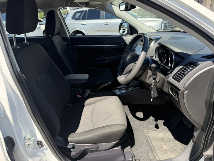 2023 Mitsubishi ASX ES