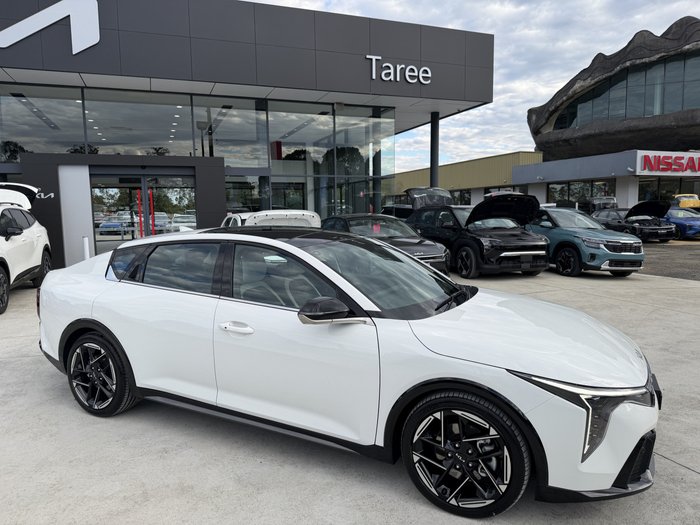 2024 Kia K4 GT-Line