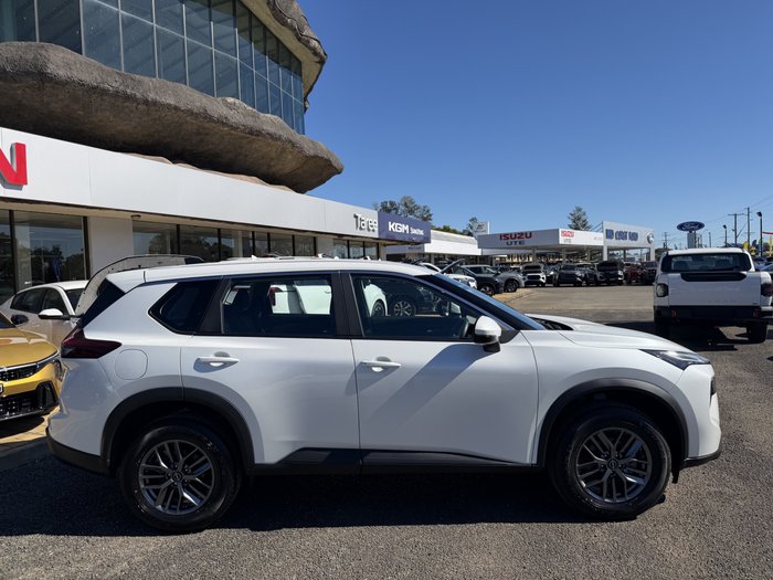 2026 Nissan X-TRAIL ST
