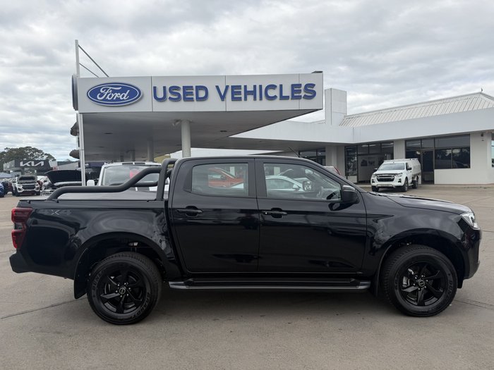 2025 Isuzu D-MAX X-RIDER MY25.5 4X4 Dual Range Basalt Black Mica