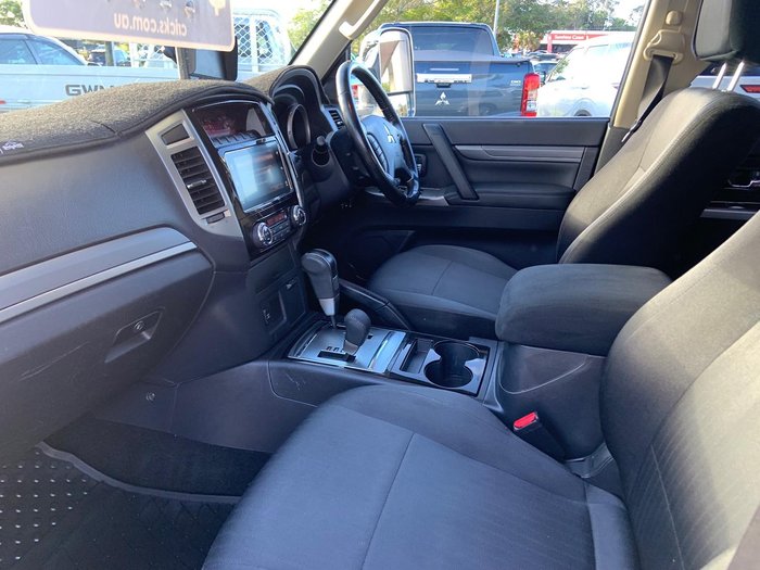 2017 Mitsubishi Pajero GLX