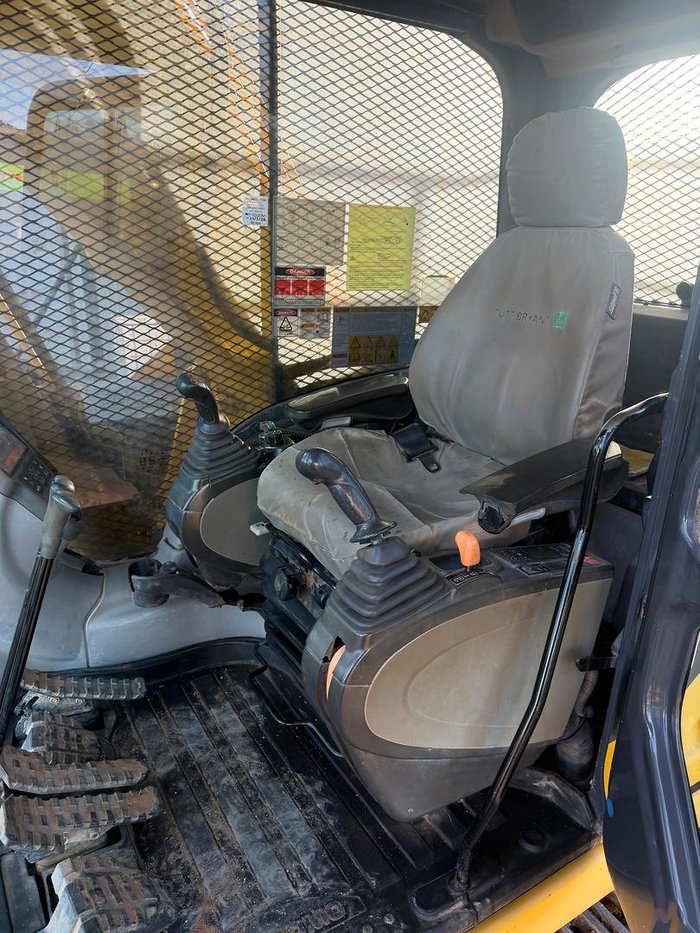 2016 Sumitomo Sh250-6 Yellow