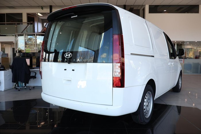 2026 Hyundai STARIA LOAD