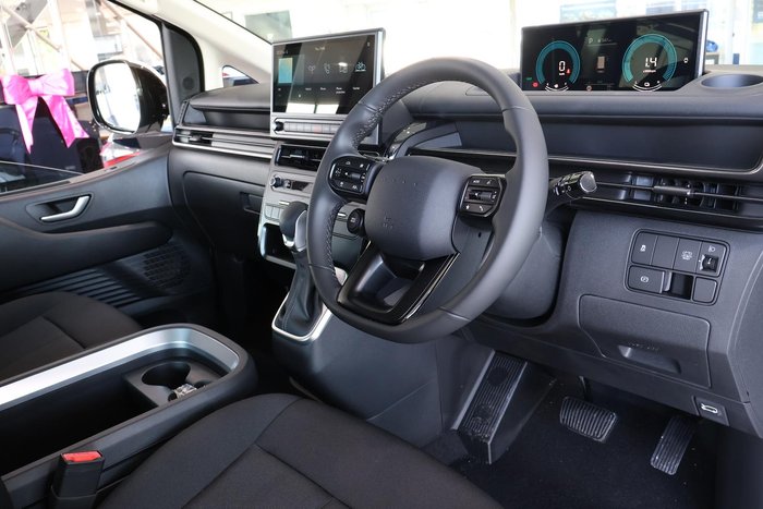 2026 Hyundai STARIA LOAD
