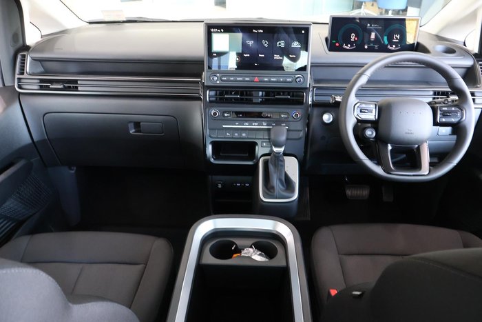 2026 Hyundai STARIA LOAD