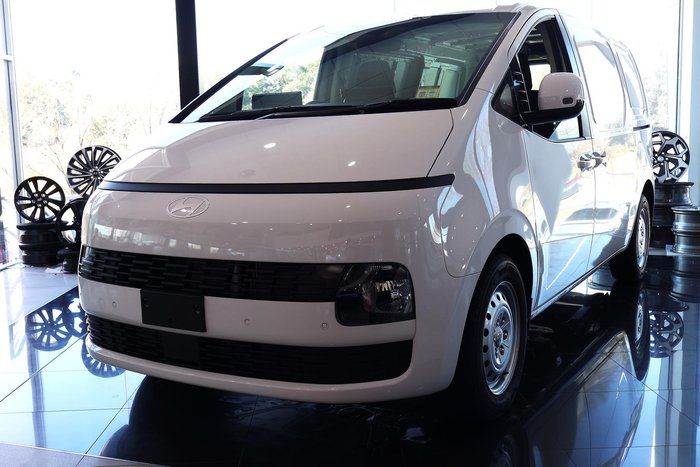 2026 Hyundai STARIA LOAD
