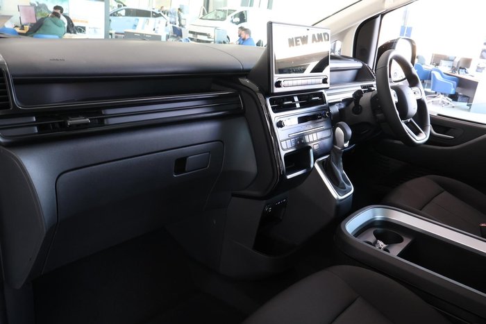 2026 Hyundai STARIA LOAD