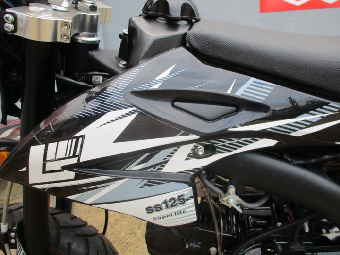 2022 BRAAAP STREET SUPERLITE WHITE