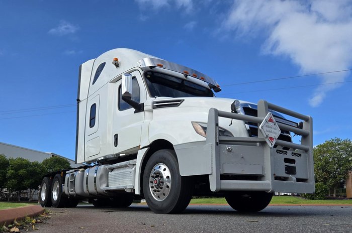 2021 Freightliner Cascadia 126