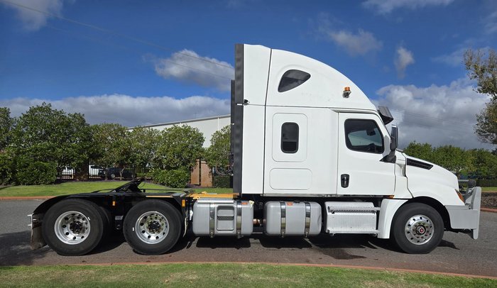 2021 Freightliner Cascadia
