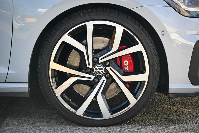 2017 Volkswagen Golf GTI Performance Edition 1