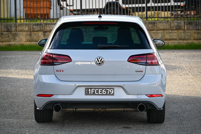 2017 Volkswagen Golf GTI Performance Edition 1