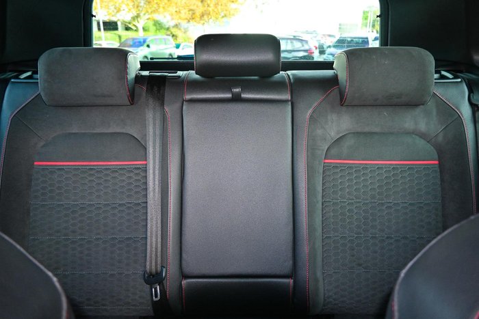 2017 Volkswagen Golf GTI Performance Edition 1