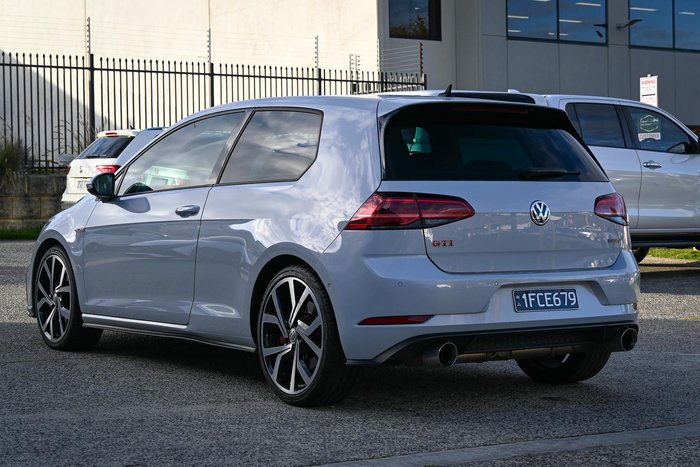 2017 Volkswagen Golf GTI Performance Edition 1