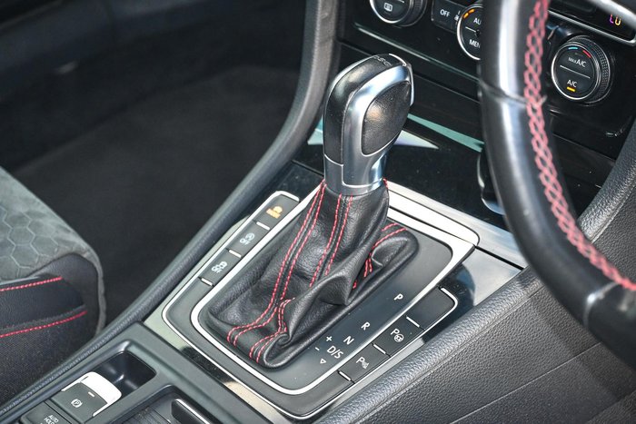 2017 Volkswagen Golf GTI Performance Edition 1