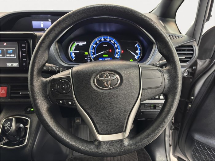 2016 Toyota Noah Hybrid X