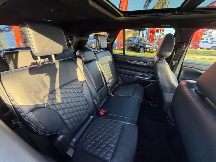2024 Ford Everest Platinum
