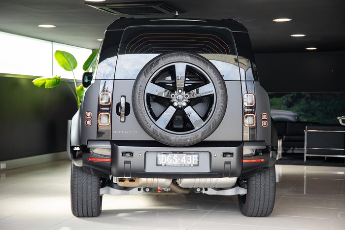 2025 Land Rover Defender 110 D350 X-Dynamic HSE