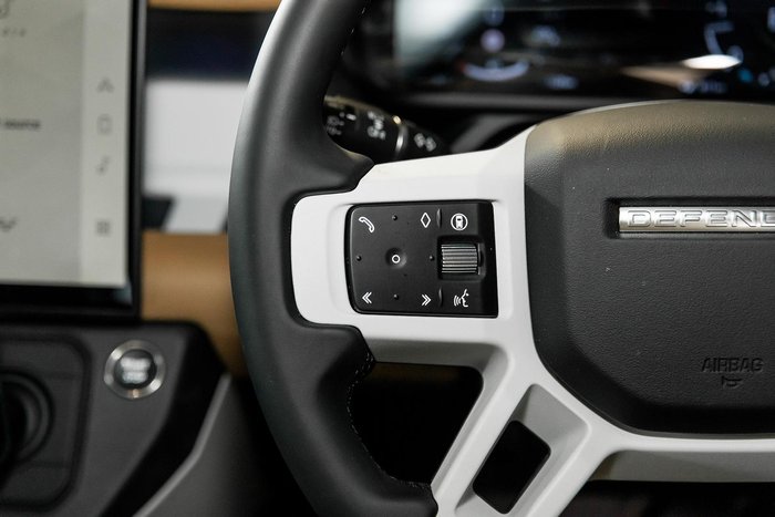 2025 Land Rover Defender 110 D350 X-Dynamic HSE