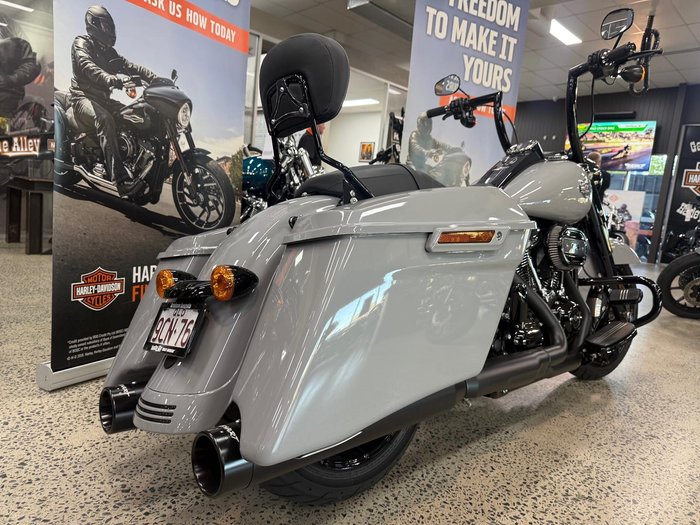 2025 Harley-Davidson Road King Special 114 (FLHRXS)