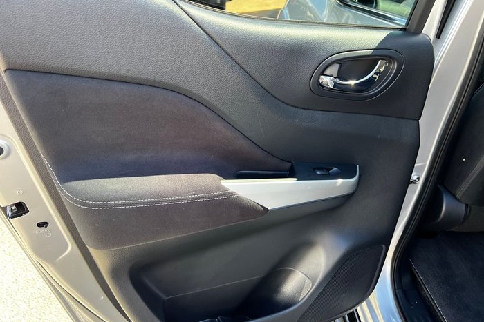 2020 Nissan Navara ST