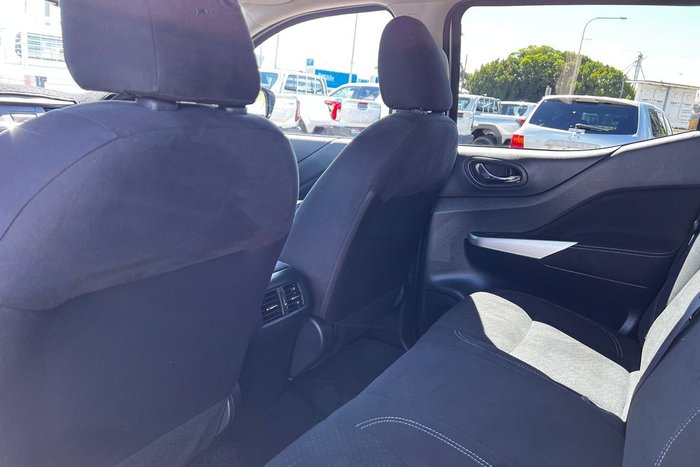 2020 Nissan Navara ST