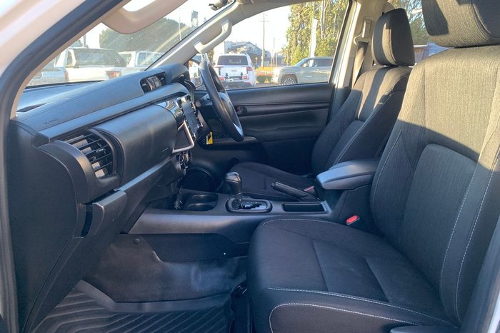 2023 Toyota Hilux SR