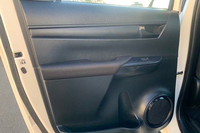 2023 Toyota Hilux SR