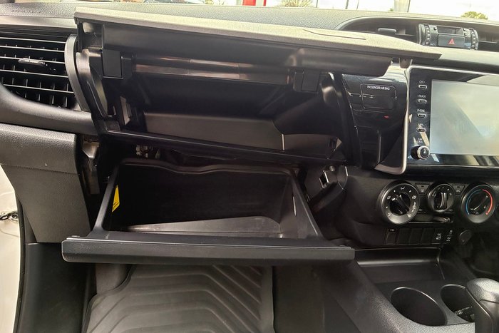 2023 Toyota Hilux SR