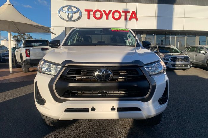 2023 Toyota Hilux SR