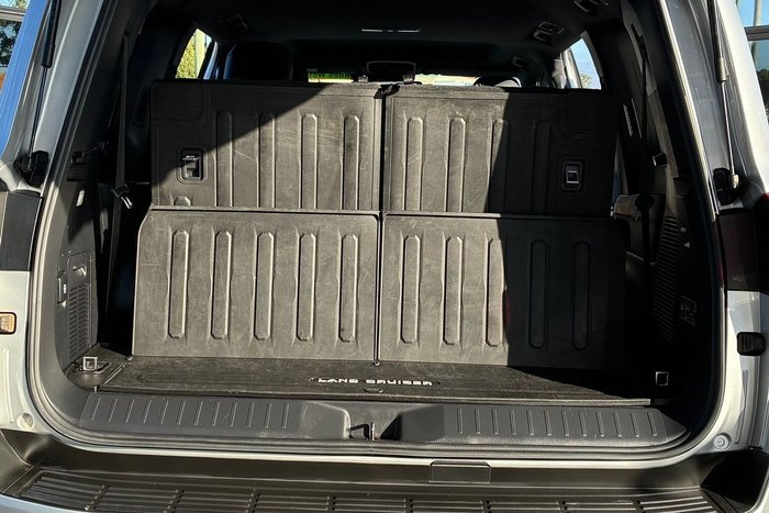 2023 Toyota Landcruiser VX