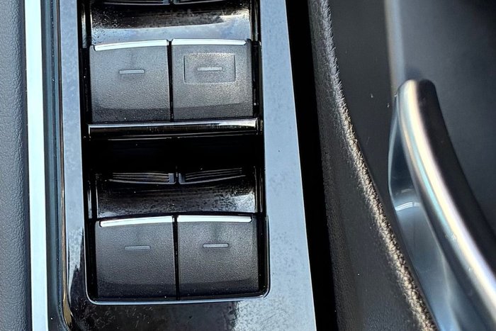 2023 Toyota Landcruiser VX