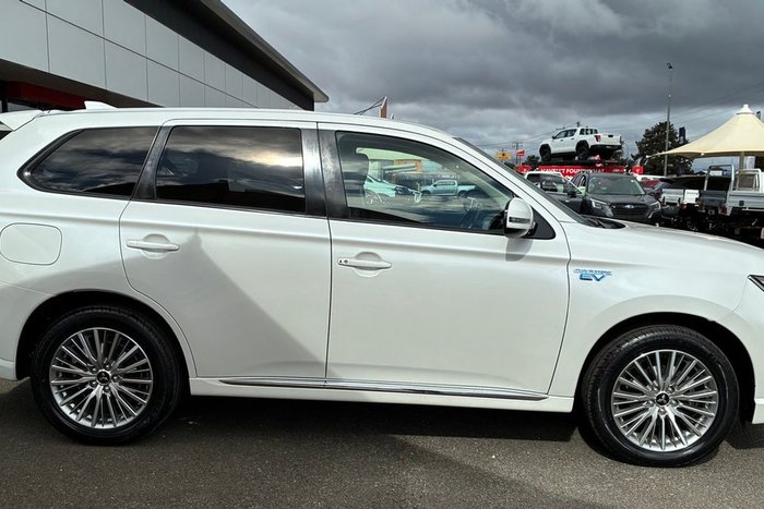 2021 Mitsubishi Outlander PHEV ES