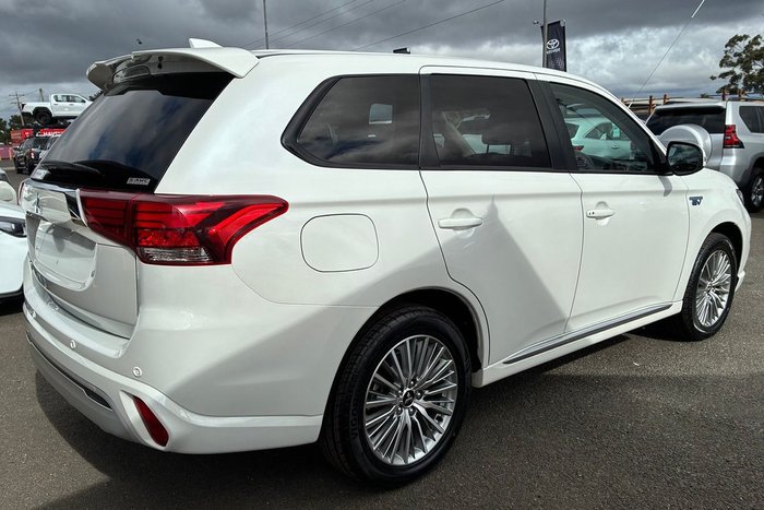 2021 Mitsubishi Outlander PHEV ES
