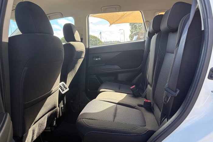 2021 Mitsubishi Outlander ES
