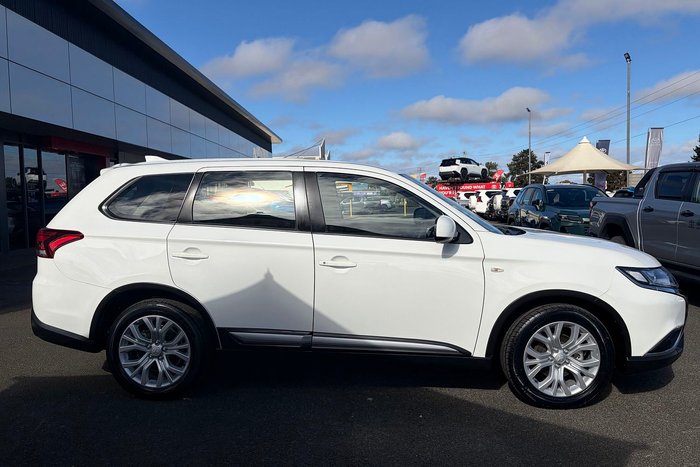 2021 Mitsubishi Outlander ES