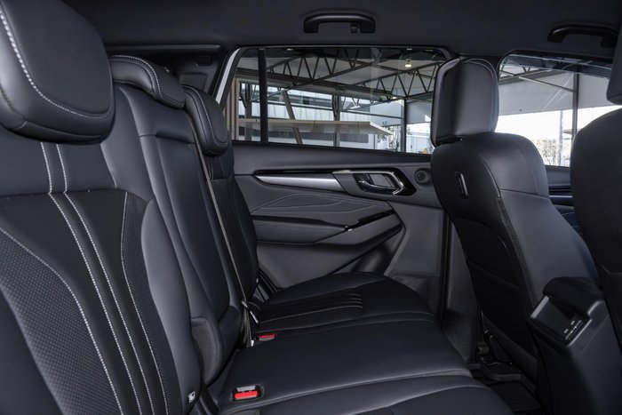 2025 Isuzu MU-X LS-T